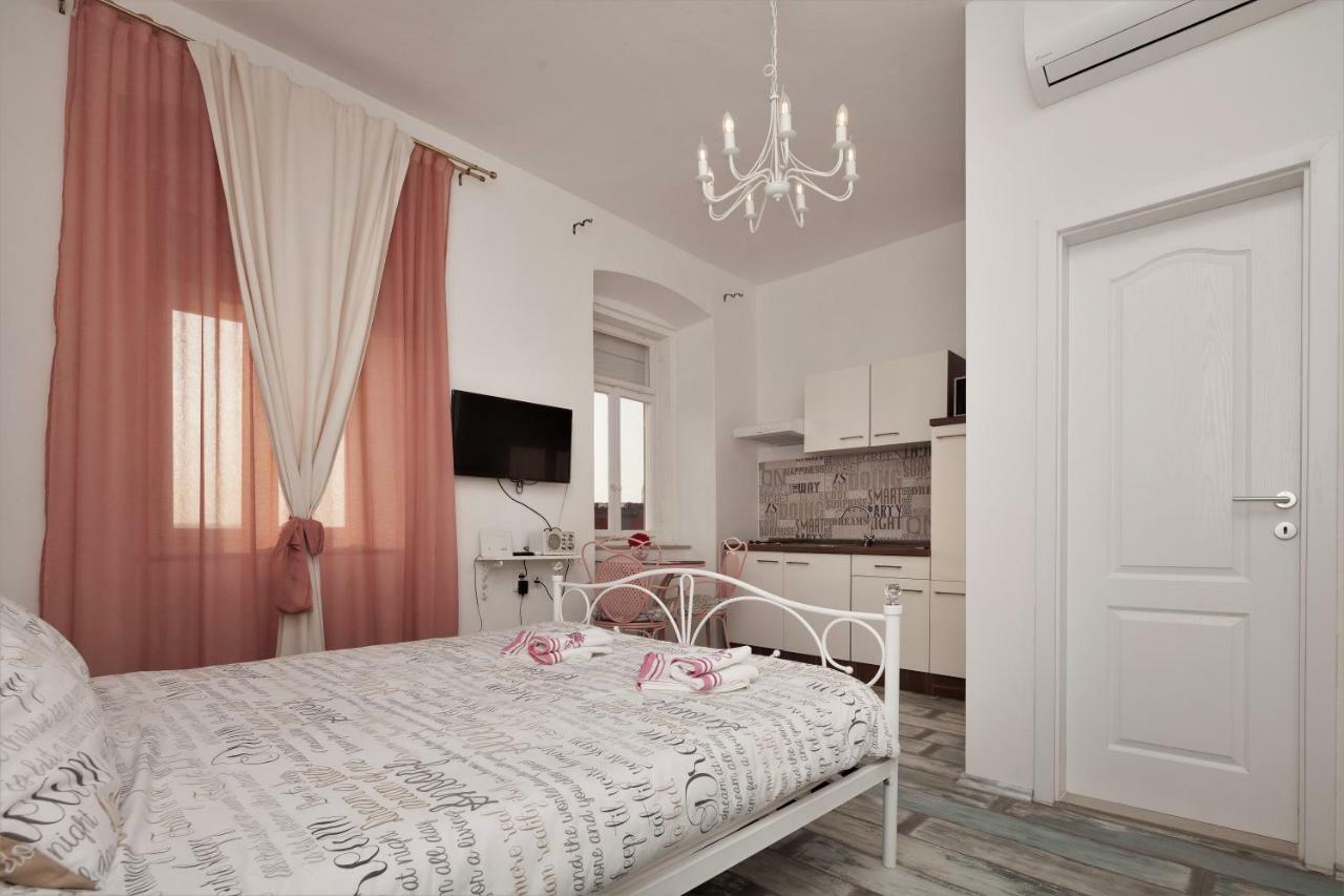 Main Square Apartments With Sea View Póla Kültér fotó
